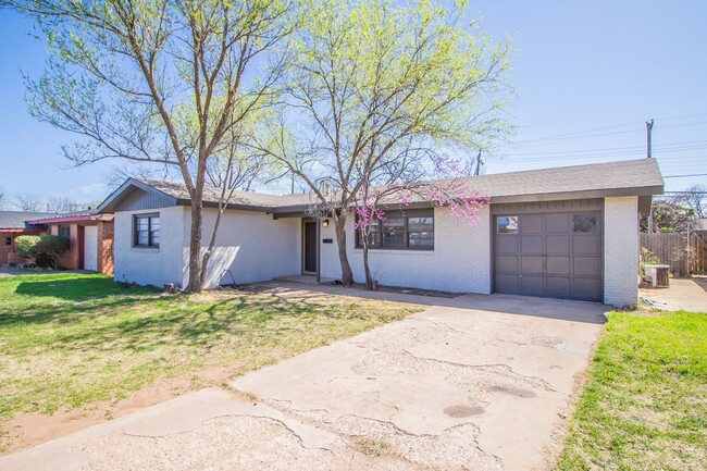 Central Lubbock 2 Bed 2 Bath Home - Central Lubbock  2 Bed 2 Bath Home