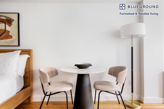 Building Photo - 101 W 15th St