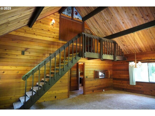 Building Photo - Cedar Built Home on Acreage for Lease in La Center