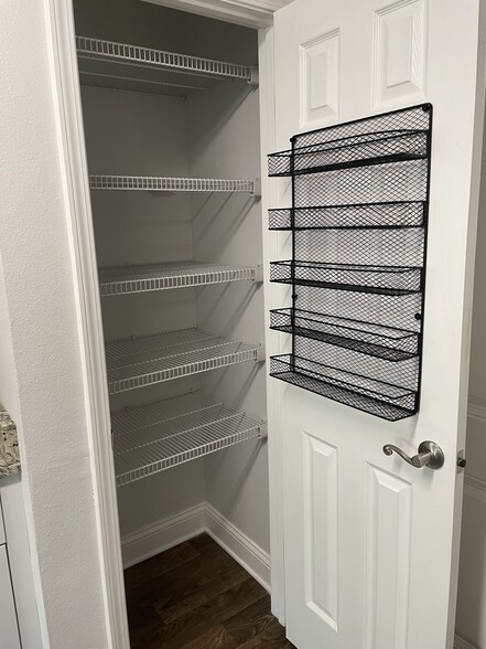 Nice large pantry - 4755 Rill Loop