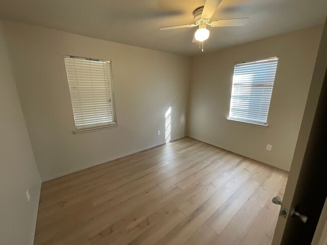 Building Photo - 1009 SW 65th St