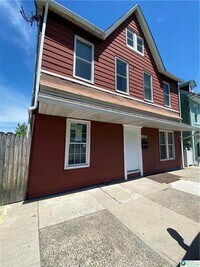 Building Photo - 1165 E 3rd St