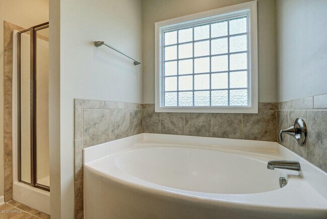 Building Photo - 116 Regatta Way
