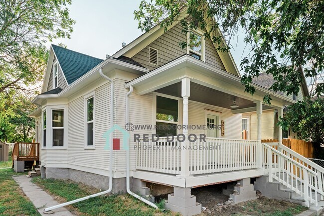 Building Photo - Beautiful  4-bedroom, 2-bathroom home