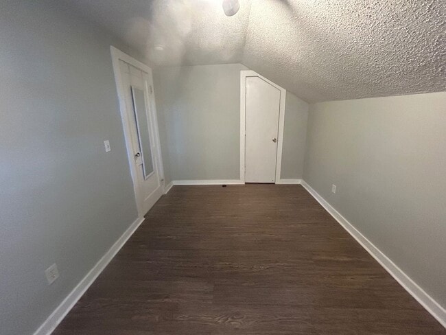Building Photo - 2015 Holt Dr