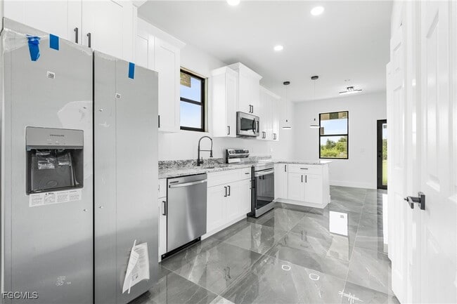 Primary Photo - 1107 W 18th St