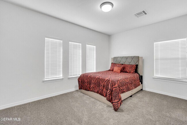 Building Photo - 14509 Johnny Mata Dr