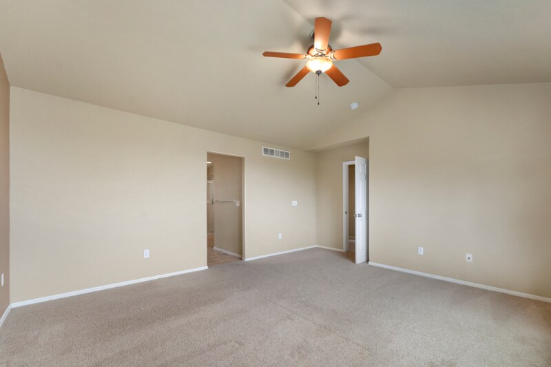 Building Photo - 7 Triangle Dr