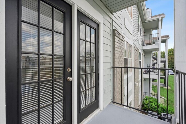 Building Photo - 2550 N Alafaya Trail