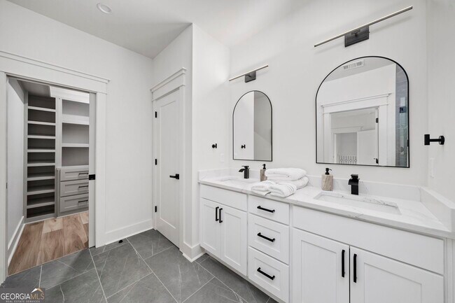 Building Photo - 3784 Pine Needle Dr NW