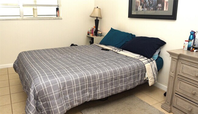 Building Photo - 7807 Golf Cir Dr