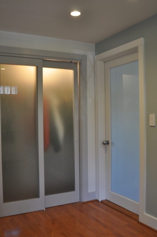 Building Photo - 2 Clifford St