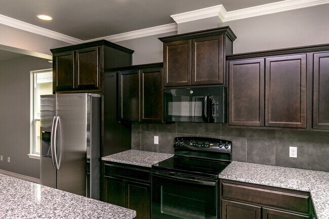 Building Photo - 3726 Ahuja-  3/bedroom 2/bath $2100/month