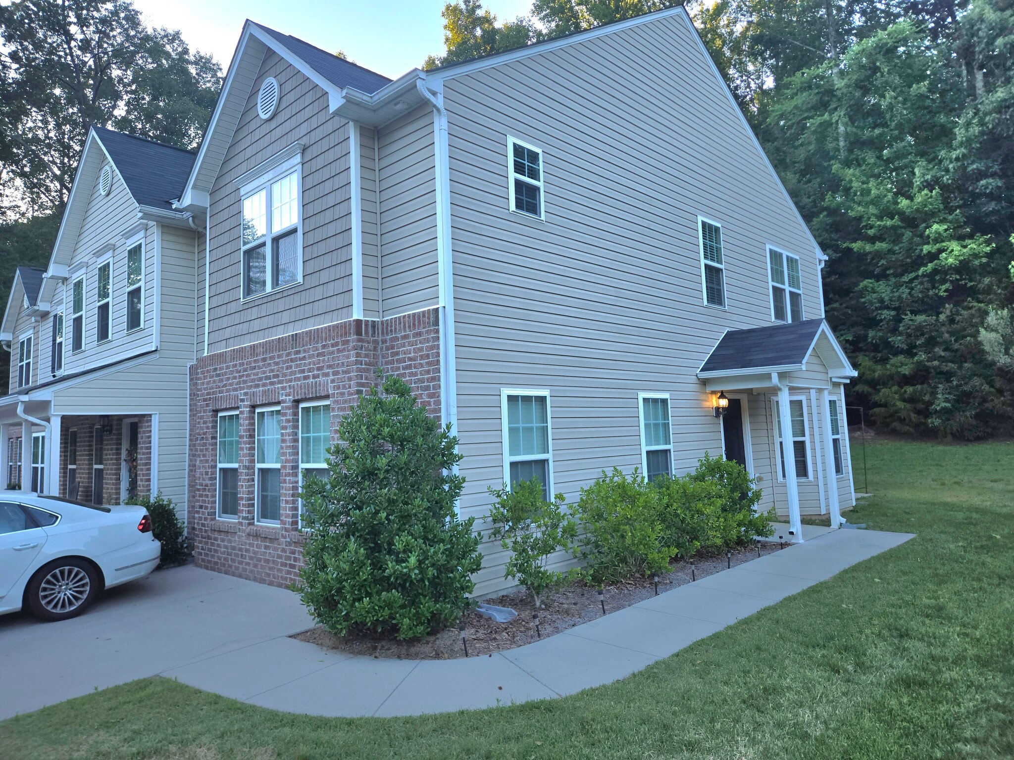 Building Photo - 6522 Ashebrooke Dr