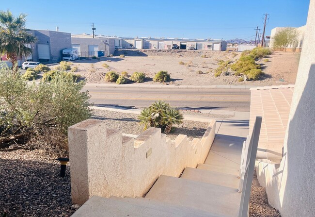 Building Photo - Unfurnished Long Term Pool Home