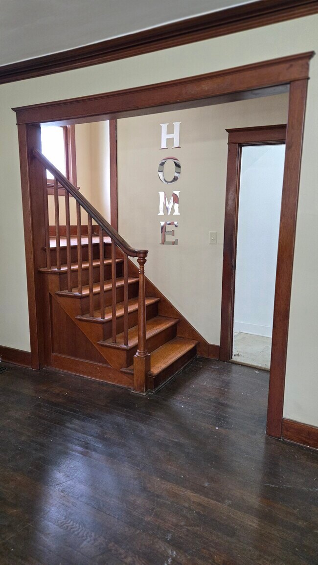 Building Photo - 32 Gebhart St