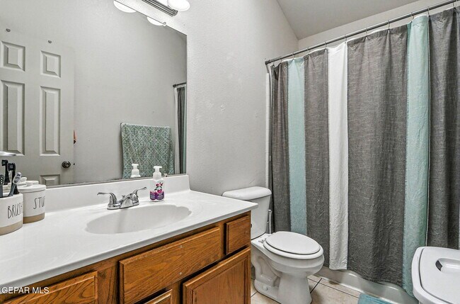Building Photo - 3712 La Cuesta Dr