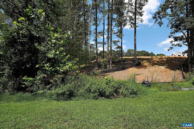 Building Photo - 139 Longwood Dr