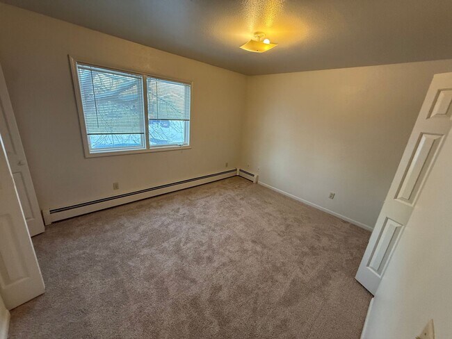 Building Photo - 3310 Max Cir