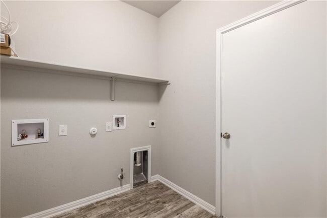 Building Photo - 2920 Bridekirk Dr
