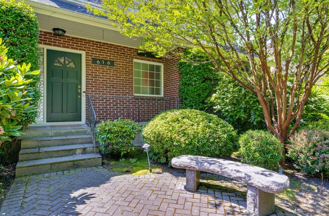 Building Photo - 616 SE Andover Pl