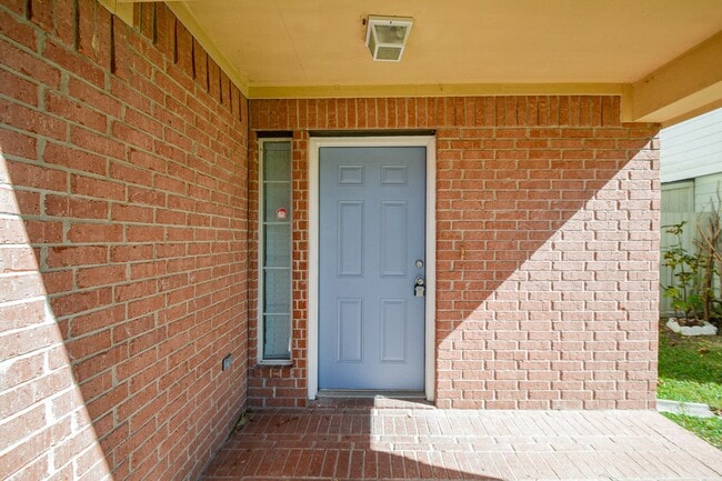 Building Photo - 9107 Dairy View Ln