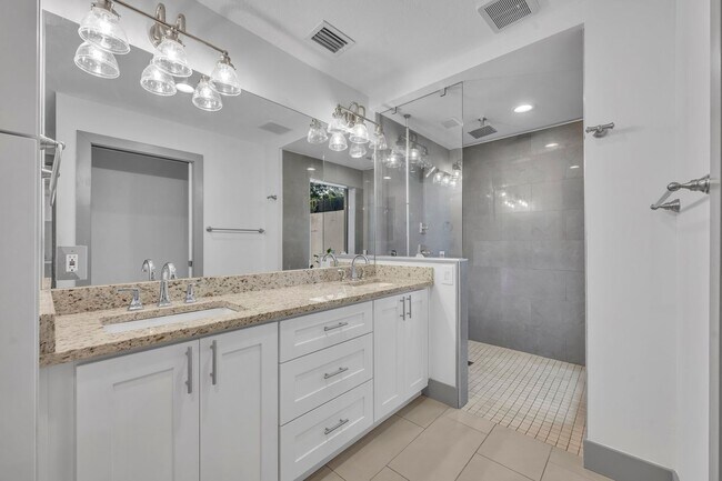 Building Photo - Waterbridge Stunner