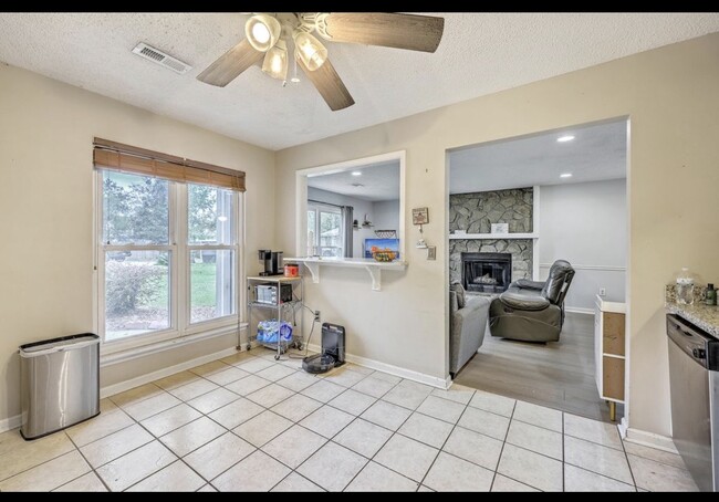 Building Photo - 1841 Sundancer Ln