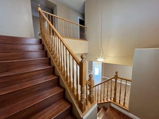 Building Photo - 8988 Winchester Ridge St