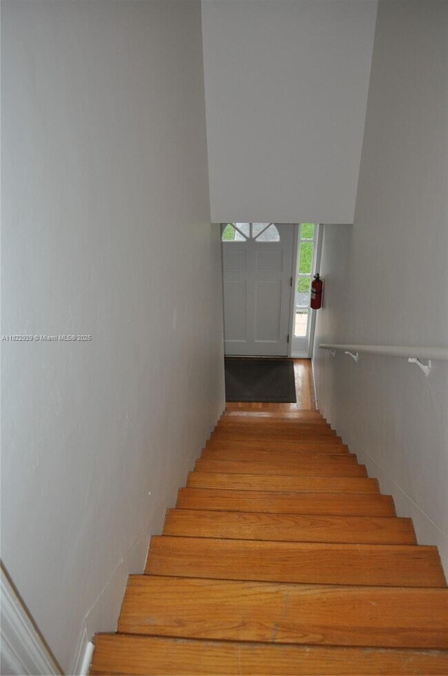 Building Photo - 2617 Segovia St