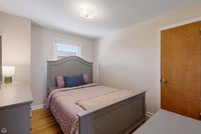 Building Photo - 1512 Mulford St