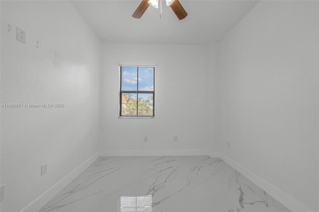 Building Photo - 642 SE 37th Pl