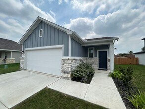 Building Photo - **APPLICATION RECEIVED** Beautiful Single-Story Home with Covered Patio & Fenced Yard!