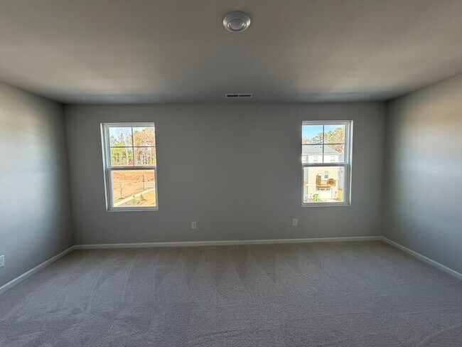 Building Photo - 304