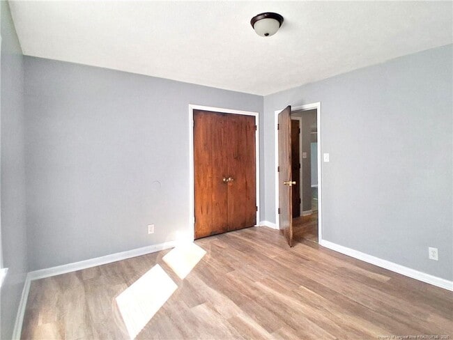 Building Photo - 1086 Essex Pl