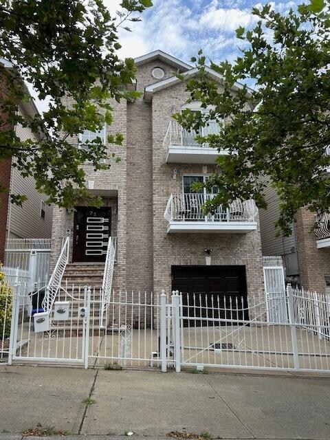 Building Photo - 23 Chester Ave