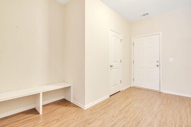 Building Photo - 285 Cantle Dr