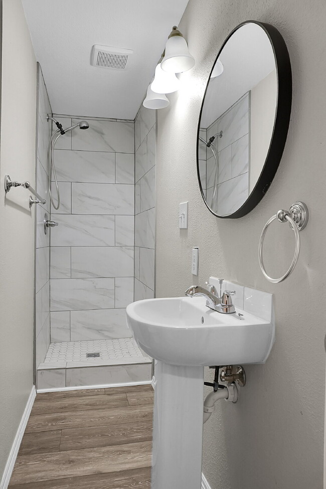 Building Photo - $1,745.95 -  2 Bed, 2 Bath Townhome in CO Springs with In Unit Laundry and Attached Garage!