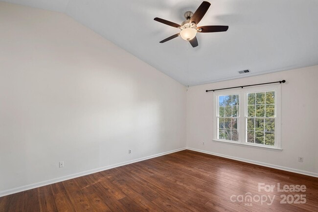 Building Photo - 7117 Kinsmore Ln