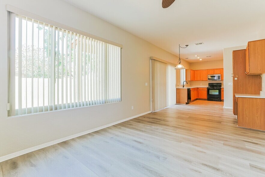 Building Photo - 125 N 22nd Pl