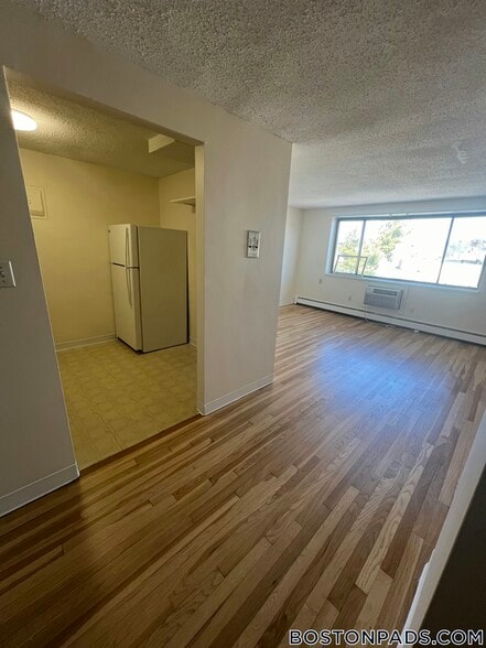 Building Photo - 20 Riverside St