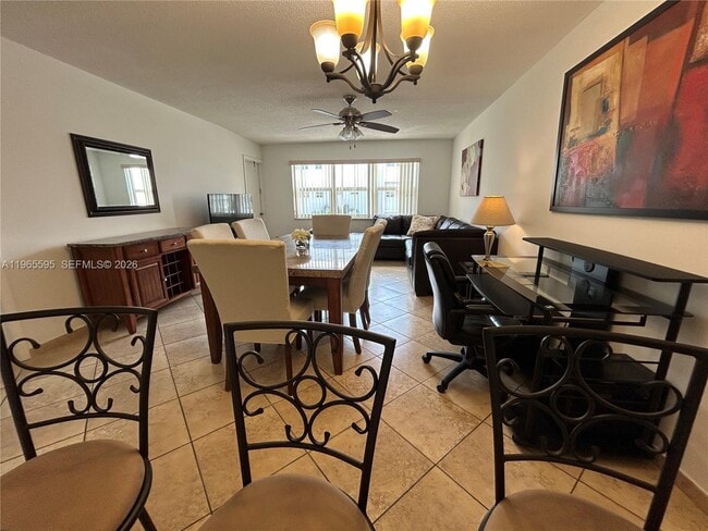 Building Photo - 410 SE 2nd St