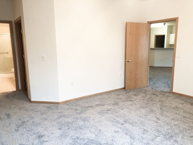 Building Photo - Verona Schools! Awesome 2BR/2BA townhouse-style condo for rent on West Side!