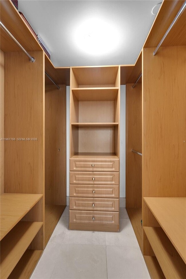 Building Photo - 3000 Coral Wy