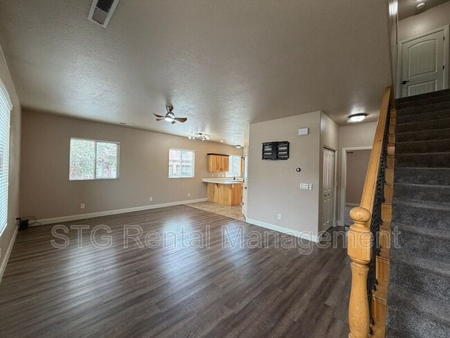 Building Photo - 449 W 500 N
