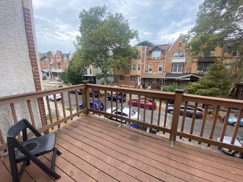 Building Photo - 2329 N Park Ave