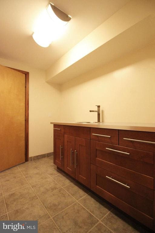 Building Photo - 6872 Melrose Dr