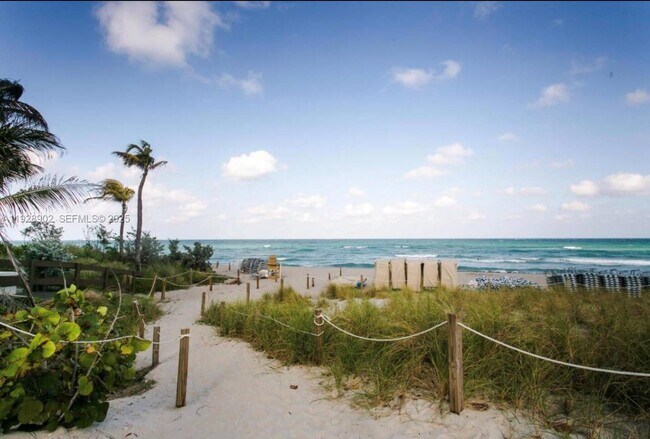 Building Photo - 4001 S Ocean Dr