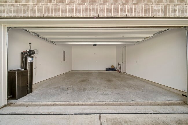 Building Photo - 4619 Sleepy Retreat Trl