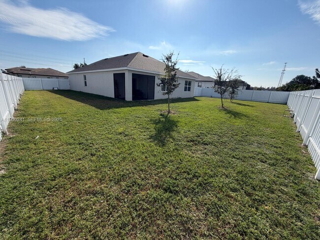 Building Photo - 304 El Dorado Blvd S